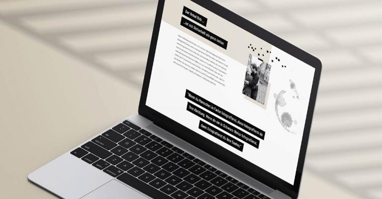 Website für Fotografin in Schwarz und Weiß auf Desktop von Jana Köppe Brand Designerin aus Dachau bei München