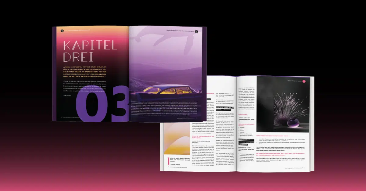 2 Doppelseiten Buch auf schwarz / magenta Hintergrund. Eine Doppelseite in violett, magenta, orange gehalten. Die andere Doppelseite in weiß mit Schrift in schwarz und 2 Bildern