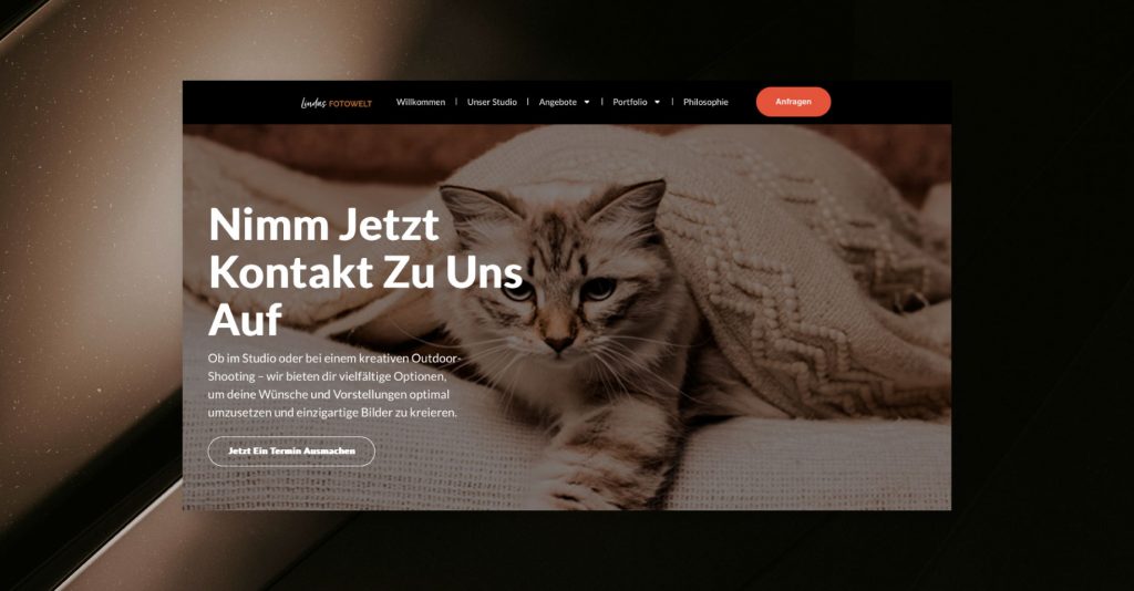 Laptop mit Website Komm jetzt Kontakt zu uns auf und Foto einer Katze als Webdesign für Fotografen von Jana Köppe