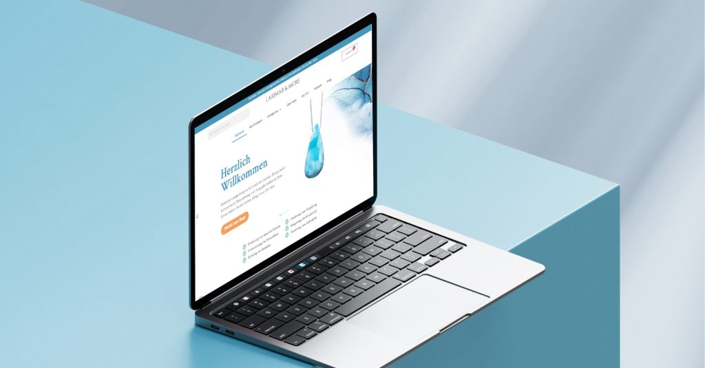 Website für Schmuck Shop in Türkis und Blau auf Desktop von Jana Köppe Brand Designerin aus Dachau bei München