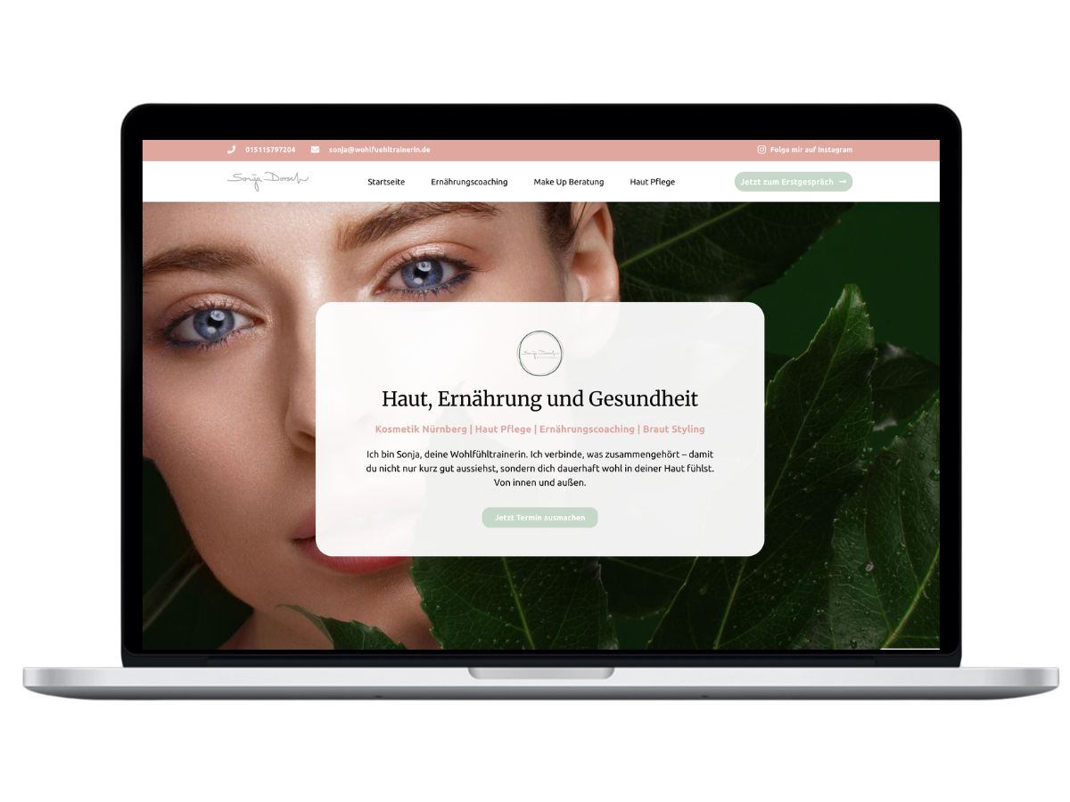 Premium Webdesign für Gesundheitscoaches: Startseite mit Porträt und dem Thema Haut, Ernährung und Gesundheit